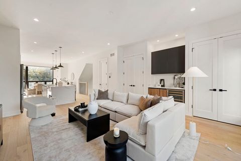 Tiny photo for 2852 W Lyndale Street #1, Chicago, IL 60647 (MLS # 12521369)