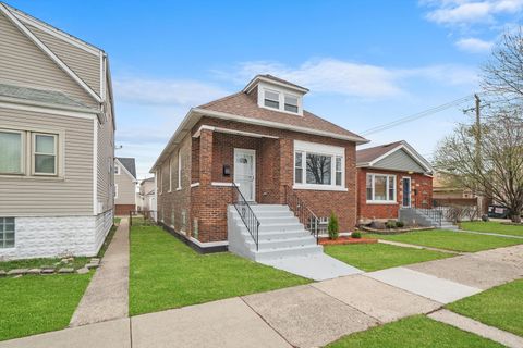 Tiny photo for 5237 S Long Avenue, Chicago, IL 60638 (MLS # 12479089)