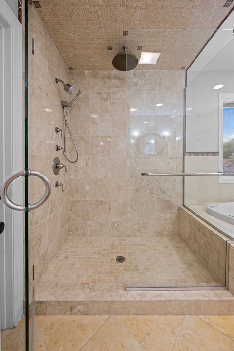Tiny photo for 6834 N Kedvale Avenue, Lincolnwood, IL 60712 (MLS # 12713145)