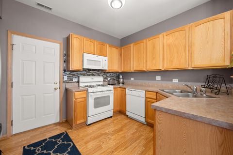 Tiny photo for 1531 Legacy Drive #4, DeKalb, IL 60115 (MLS # 12610109)