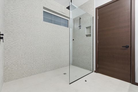 Tiny photo for 5830 N Lincoln Avenue #1E, Chicago, IL 60659 (MLS # 12615147)