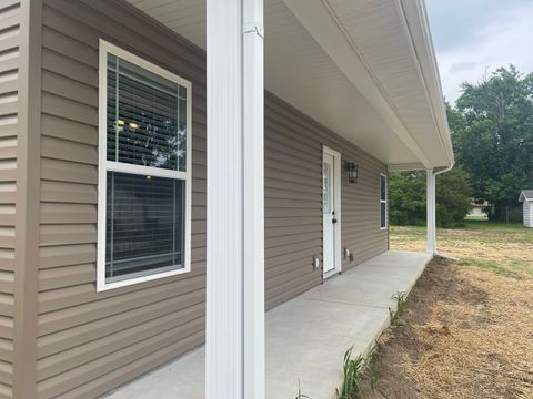 Tiny photo for 1501 B N Russell Street, Marion, IL 62959 (MLS # 12677277)