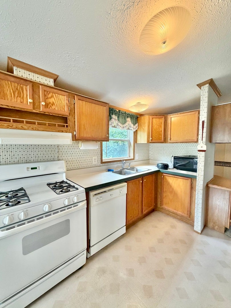 459 Meadowlark Circle