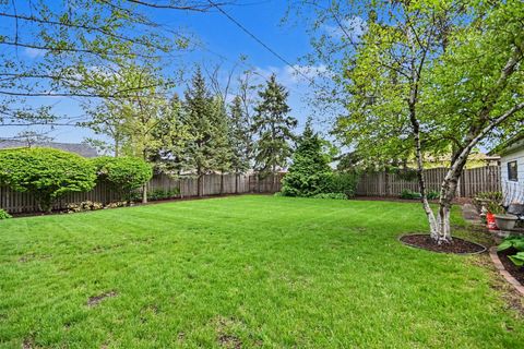 Tiny photo for 6433 W 82nd Street, Burbank, IL 60459 (MLS # 12636614)