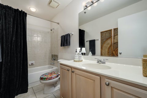 Tiny photo for 360 W Illinois Street #2F, Chicago, IL 60654 (MLS # 12753999)