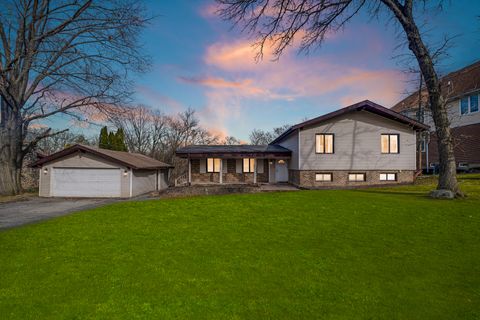 Tiny photo for 1741 Oak Lane Road, Flossmoor, IL 60422 (MLS # 12592875)