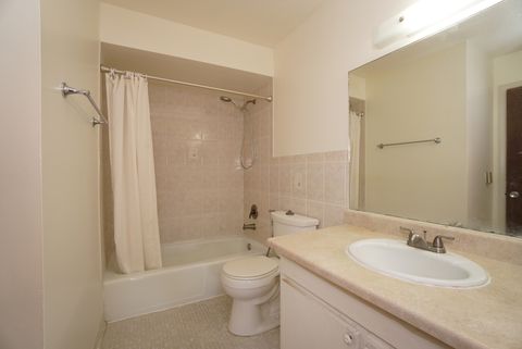 Tiny photo for 834 E Old Willow Road #209, Prospect Heights, IL 60070 (MLS # 12617778)