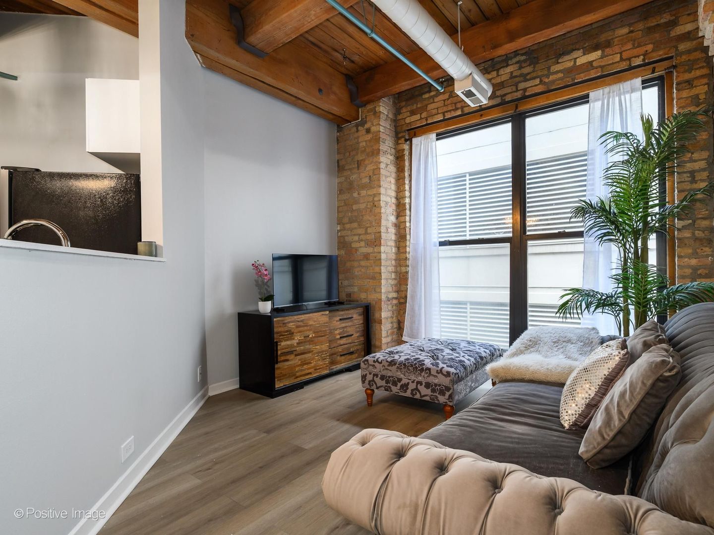 225 W Huron Street 403