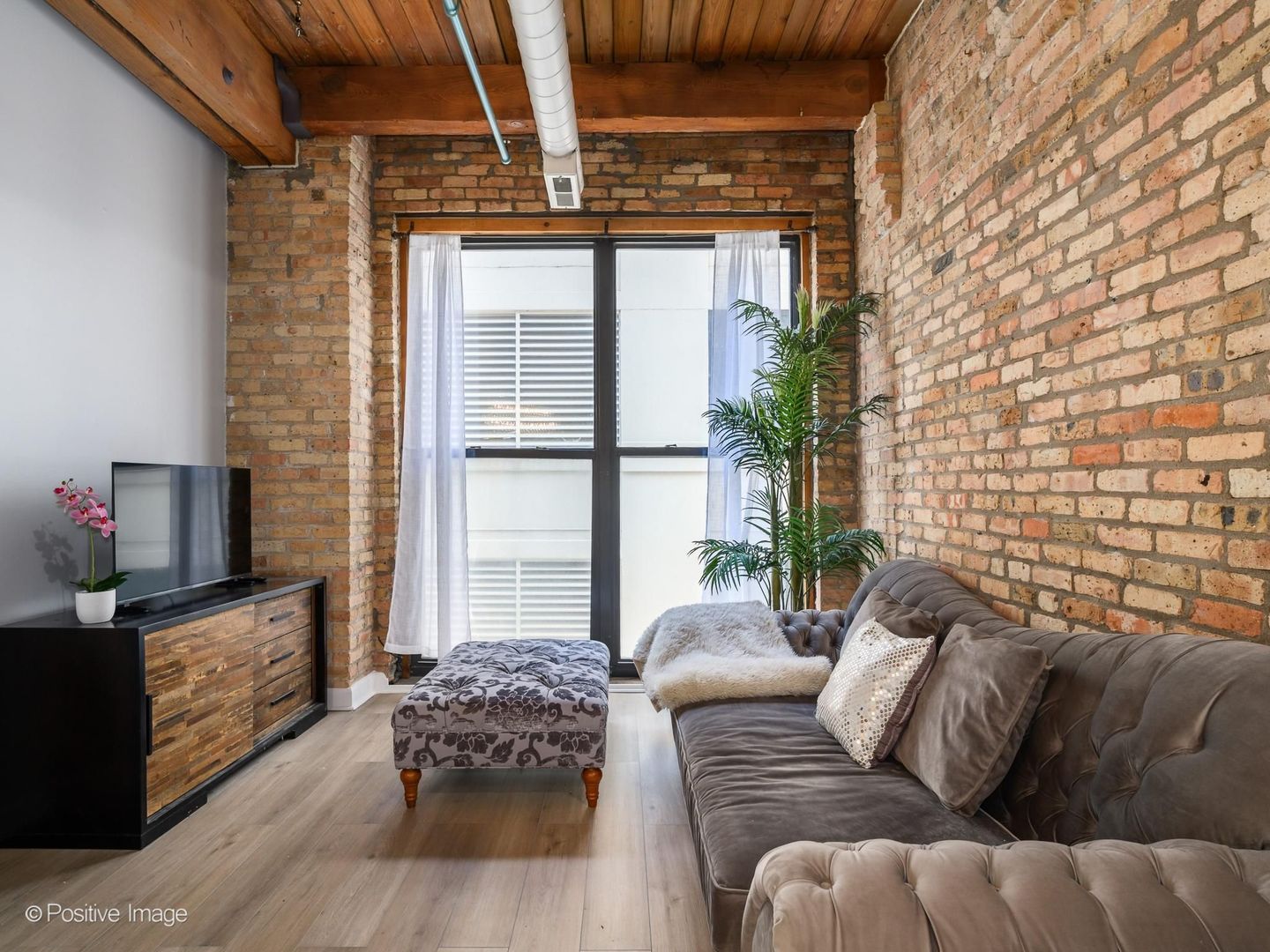 225 W Huron Street 403