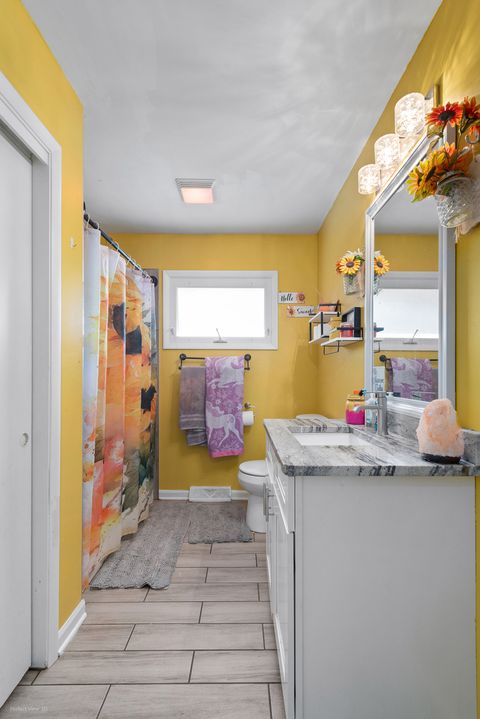 Tiny photo for 1104 New Haven Avenue, Aurora, IL 60506 (MLS # 12519443)