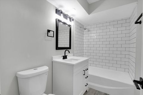 Tiny photo for 820 Oakton Street #2B, Evanston, IL 60202 (MLS # 12484252)