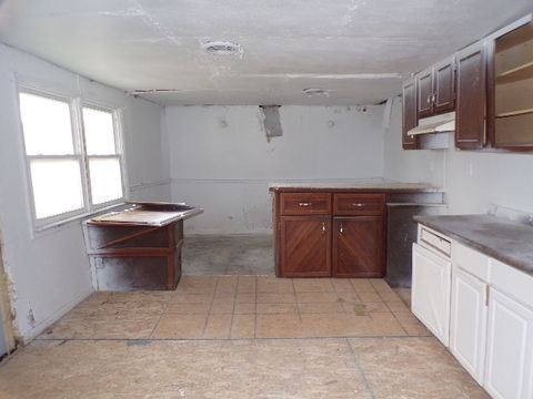 Tiny photo for 1827 Hershey Avenue, Muscatine, IA 52761 (MLS # 12577660)