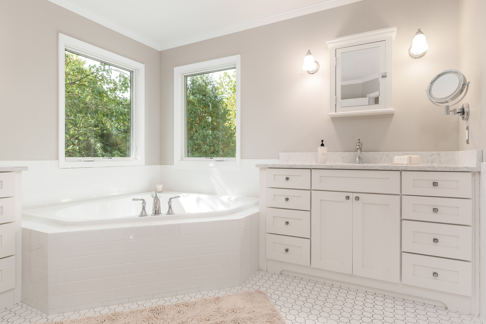 Rockford, Illinois 61107, United States, 4 Bedrooms Bedrooms, ,4 BathroomsBathrooms,Residential,Active,222730