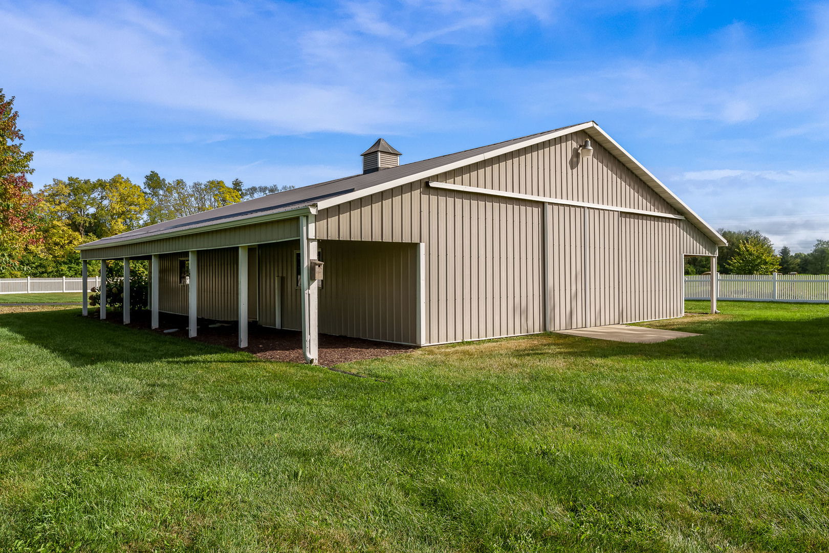 Rockford, Illinois 61107, United States, 4 Bedrooms Bedrooms, ,4 BathroomsBathrooms,Residential,Active,222730