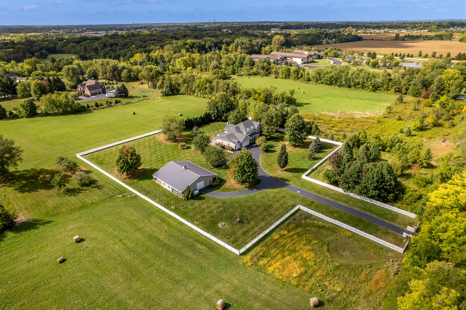 Rockford, Illinois 61107, United States, 4 Bedrooms Bedrooms, ,4 BathroomsBathrooms,Residential,Active,222730