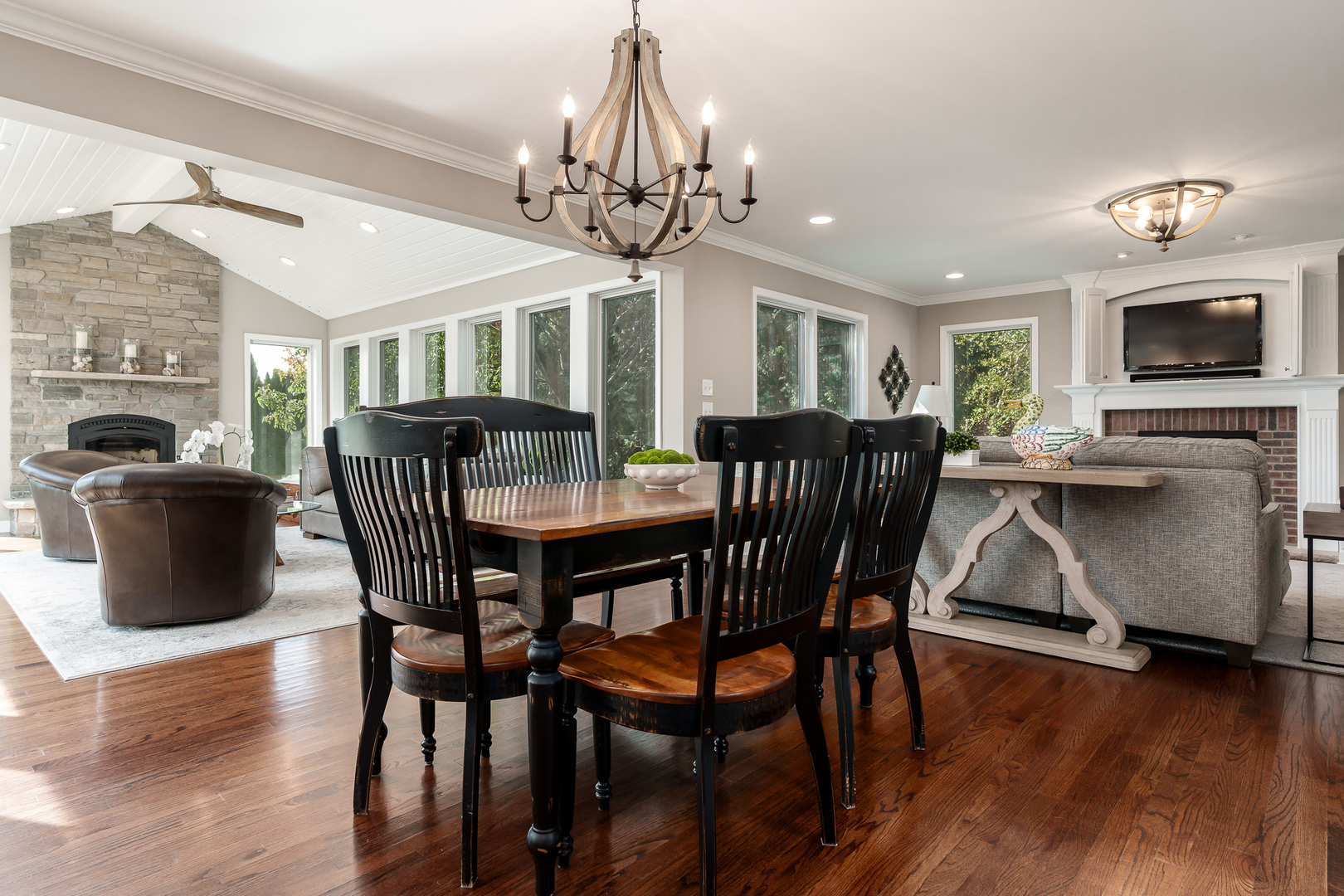 Rockford, Illinois 61107, United States, 4 Bedrooms Bedrooms, ,4 BathroomsBathrooms,Residential,Active,222730