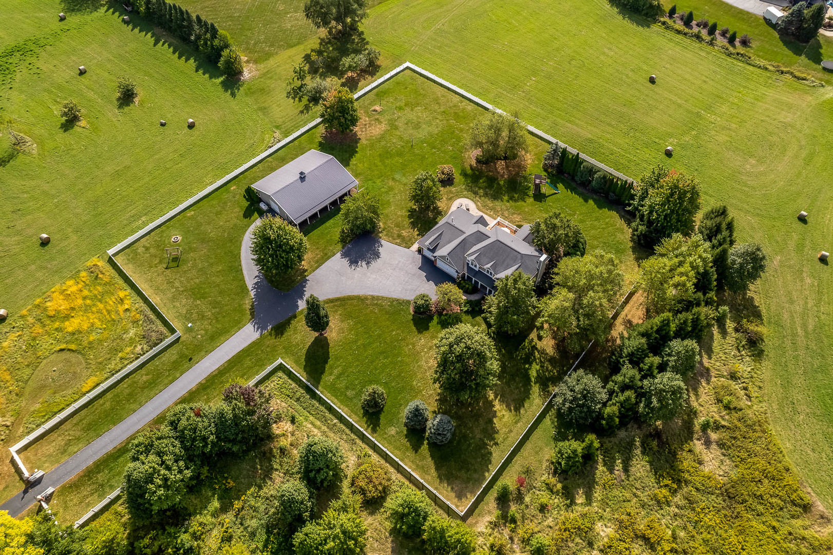 Rockford, Illinois 61107, United States, 4 Bedrooms Bedrooms, ,4 BathroomsBathrooms,Residential,Active,222730