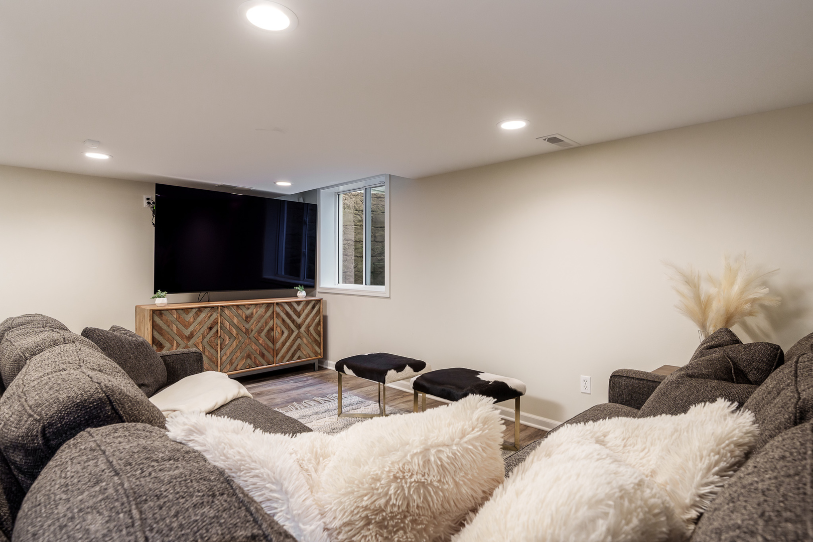 Rockford, Illinois 61107, United States, 4 Bedrooms Bedrooms, ,4 BathroomsBathrooms,Residential,Active,222730