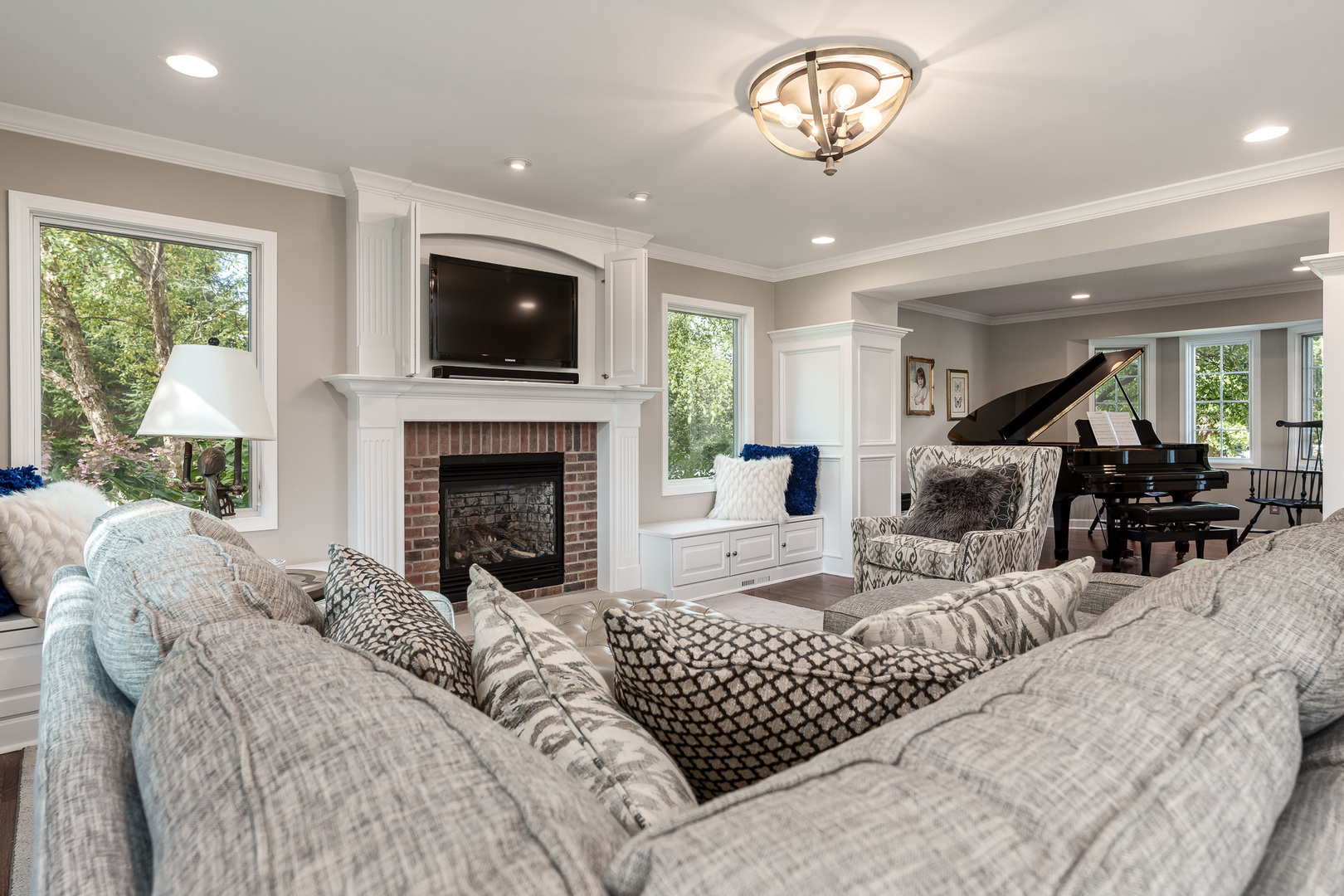 Rockford, Illinois 61107, United States, 4 Bedrooms Bedrooms, ,4 BathroomsBathrooms,Residential,Active,222730