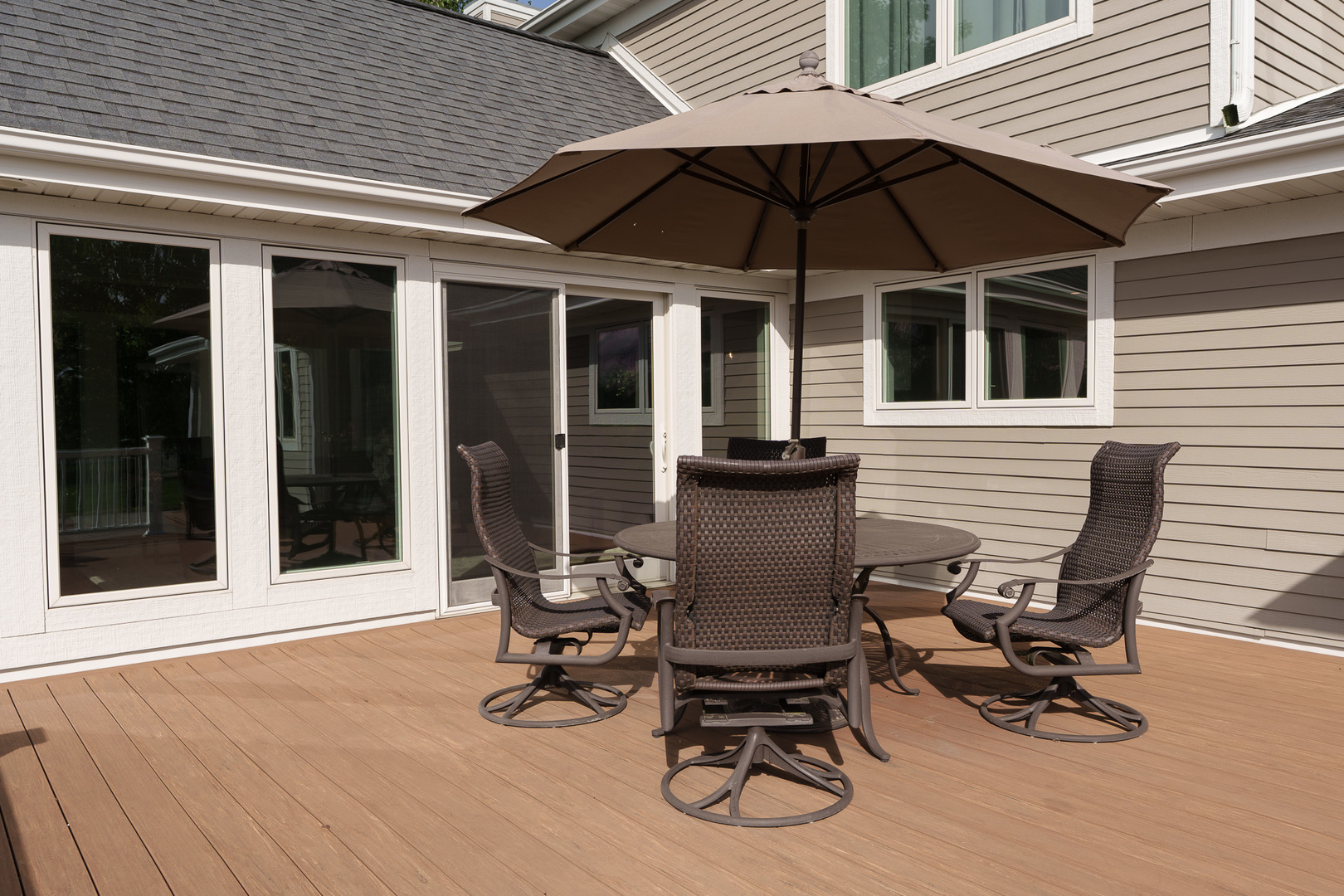 Rockford, Illinois 61107, United States, 4 Bedrooms Bedrooms, ,4 BathroomsBathrooms,Residential,Active,222730