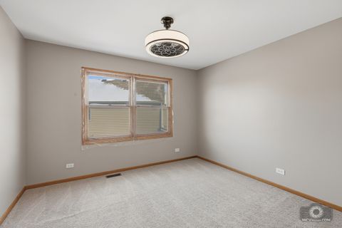 Tiny photo for 1909 Prairie Trail Court, Plainfield, IL 60586 (MLS # 12556220)