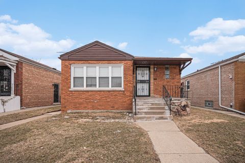 Photo of 12551 S Eggleston Avenue, Chicago, IL 60628 (MLS # 12581062)