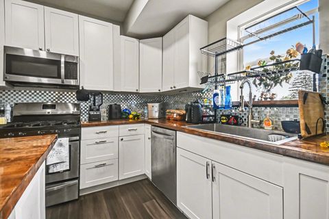 Tiny photo for 7228 39th Street #2W, Lyons, IL 60534 (MLS # 12608696)