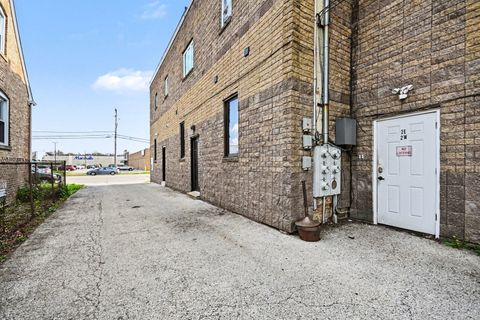 Tiny photo for 7228 39th Street #2W, Lyons, IL 60534 (MLS # 12608696)