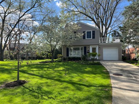 Tiny photo for 621 E Grove Street, Arlington Heights, IL 60005 (MLS # 12623278)