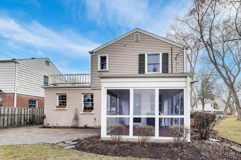 Tiny photo for 621 E Grove Street, Arlington Heights, IL 60005 (MLS # 12623278)