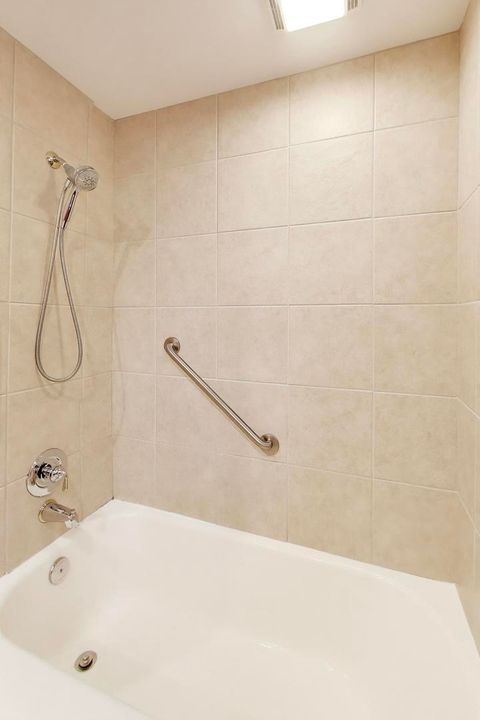 Tiny photo for 621 E Grove Street, Arlington Heights, IL 60005 (MLS # 12623278)