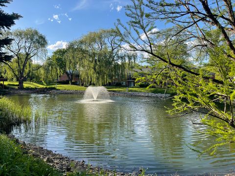 Tiny photo for 706 E Algonquin Road #204, Arlington Heights, IL 60005 (MLS # 12653333)