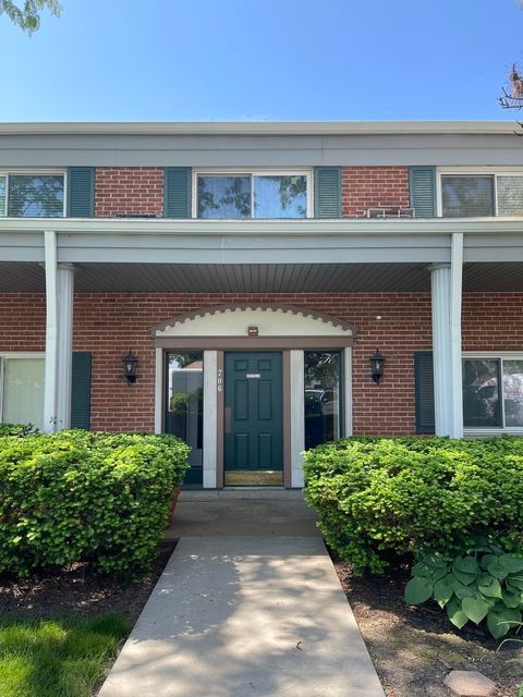 Photo of 706 E Algonquin Road #204, Arlington Heights, IL 60005 (MLS # 12653333)