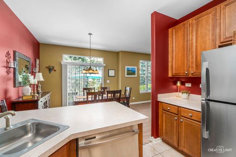 Tiny photo for 374 Wolcott Lane, Batavia, IL 60510 (MLS # 12664196)