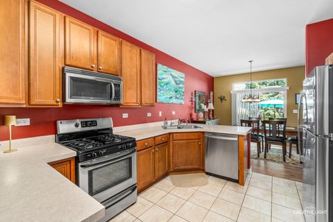 Tiny photo for 374 Wolcott Lane, Batavia, IL 60510 (MLS # 12664196)