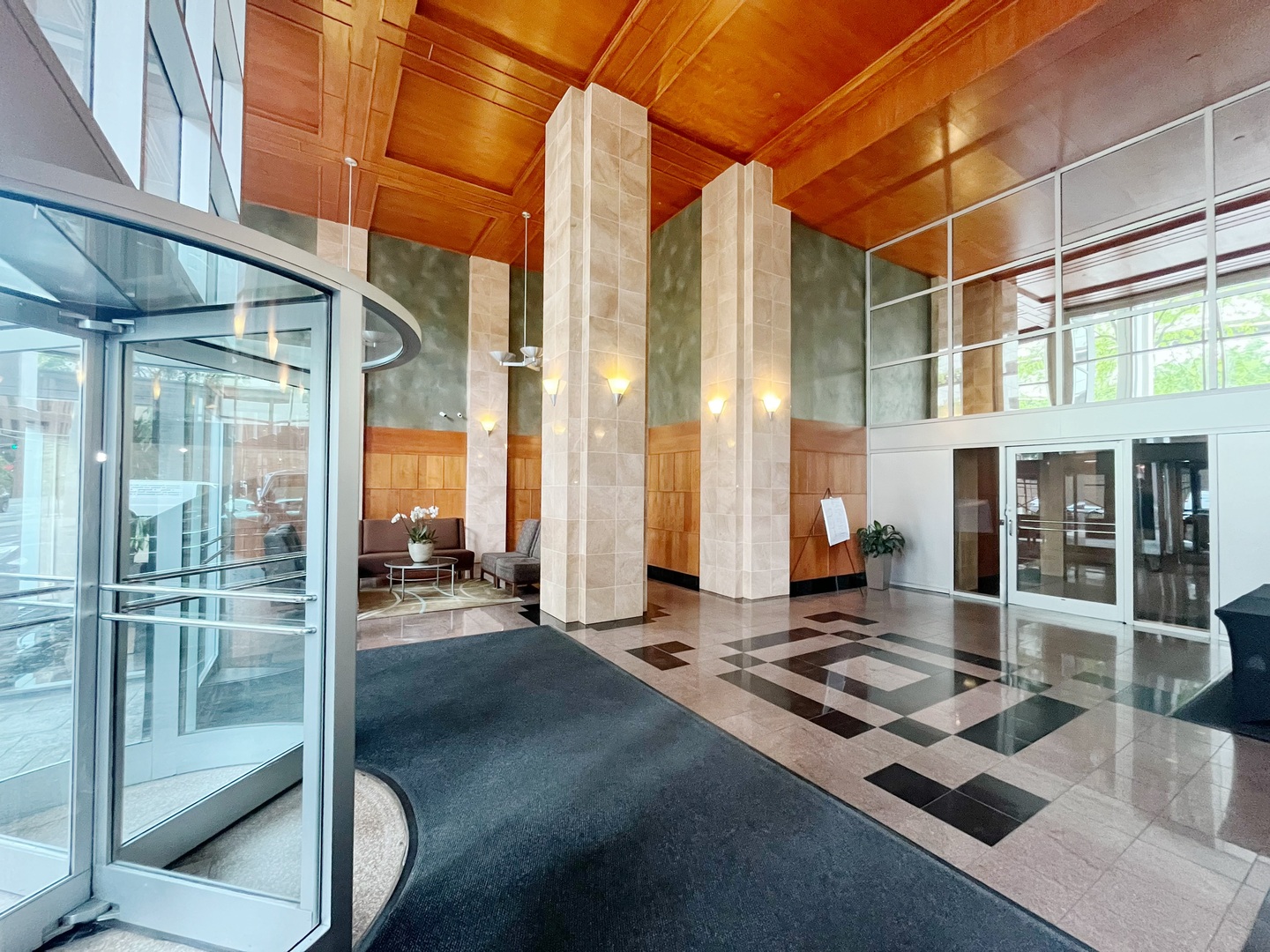1122 N Clark Street 1702