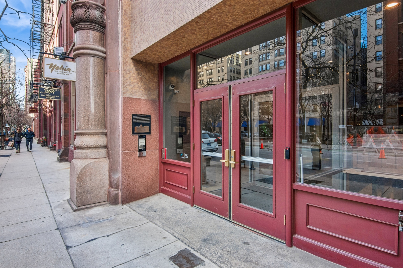 711 S Dearborn Street 204