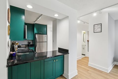 Tiny photo for 450 W Briar Place #7J, Chicago, IL 60657 (MLS # 12587444)