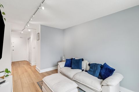 Tiny photo for 450 W Briar Place #7J, Chicago, IL 60657 (MLS # 12587444)