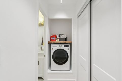 Tiny photo for 450 W Briar Place #7J, Chicago, IL 60657 (MLS # 12587444)