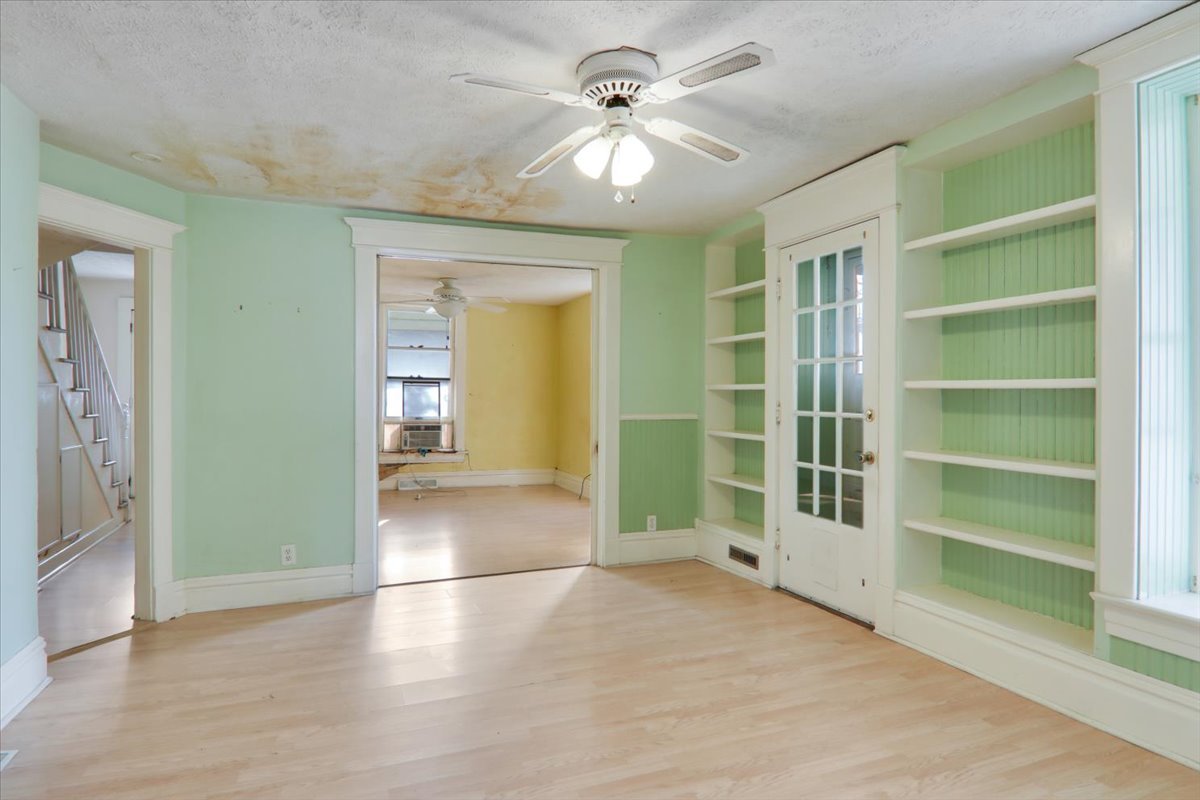 Bloomington, Illinois 61701, United States, 3 Bedrooms Bedrooms, ,2 BathroomsBathrooms,Residential,Active,251037