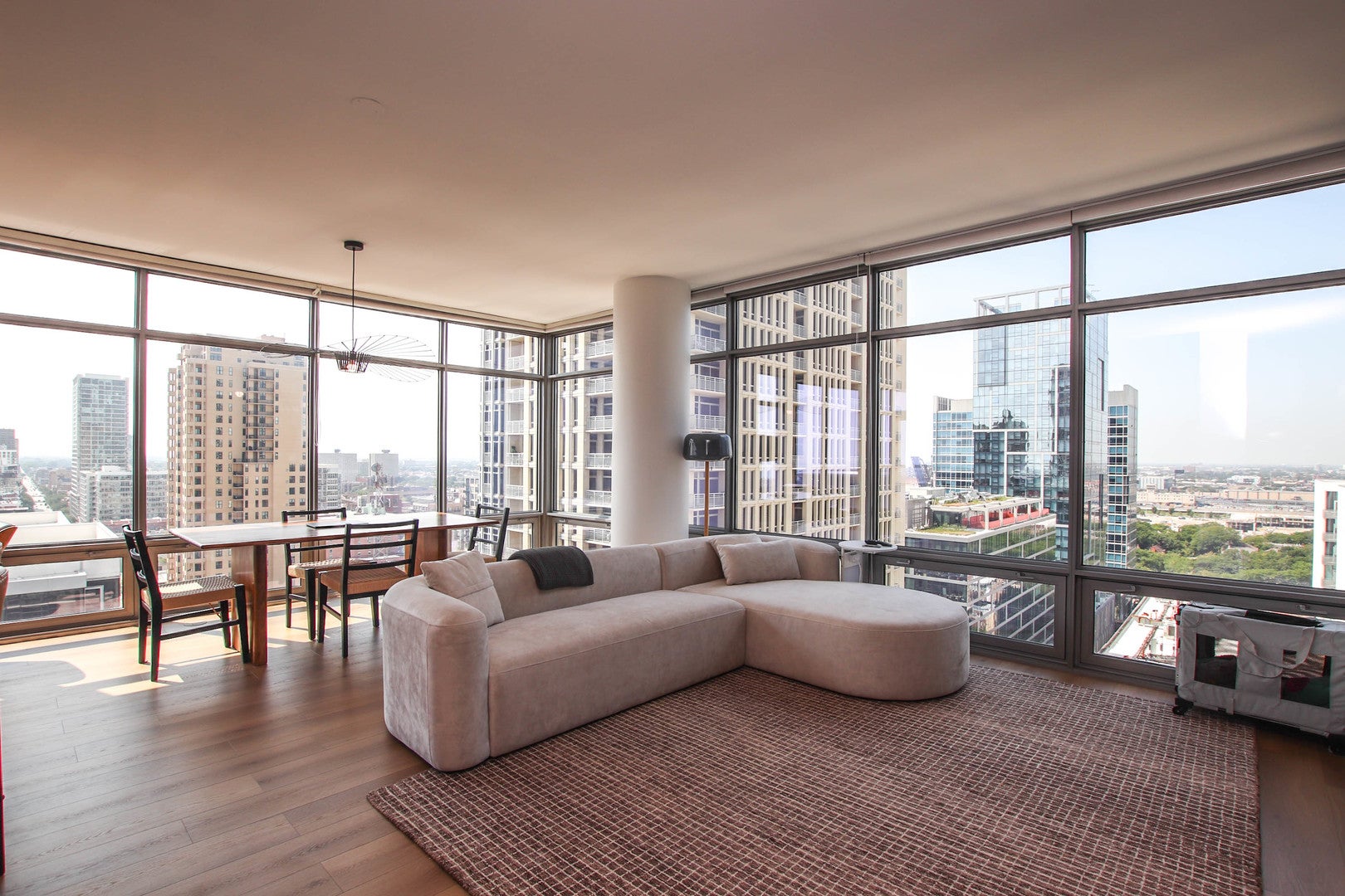 100 E 14TH Street 1706