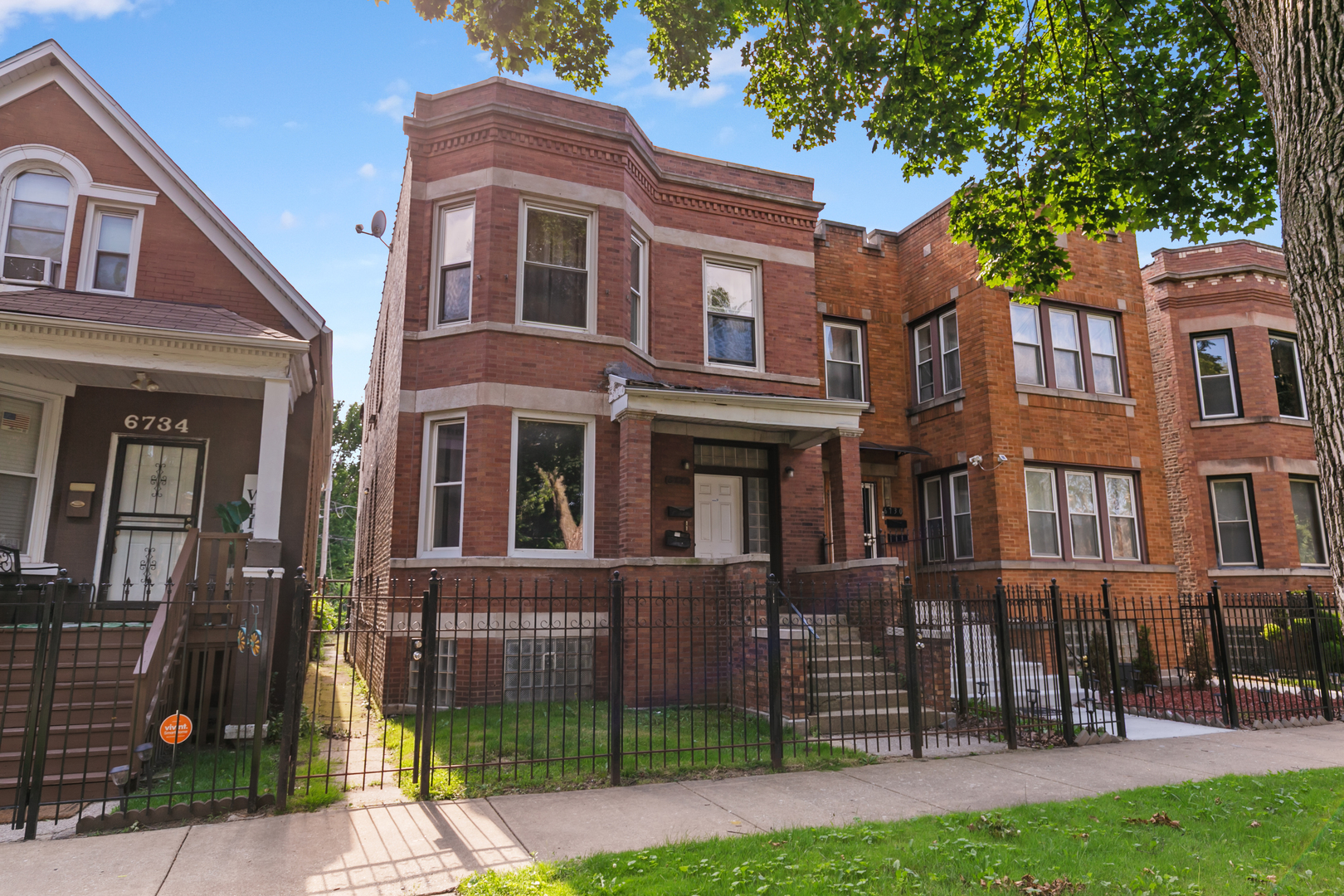 Photo 1 of 5 — 6732 S MICHIGAN Avenue, Chicago, IL 60637