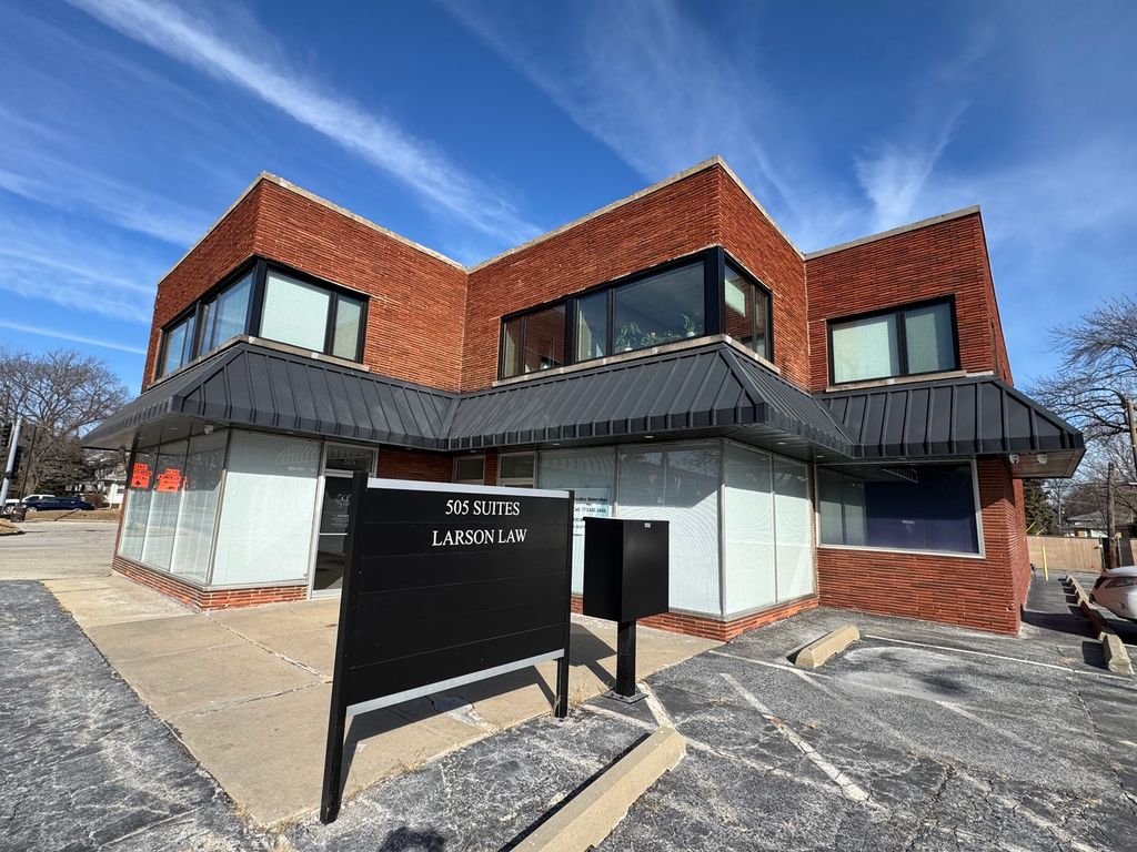 Photo for 505 S La Grange Road, La Grange, IL 60525 (MLS # 12292568)