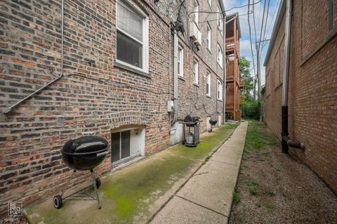 Tiny photo for 731 W Bittersweet Place #2S, Chicago, IL 60613 (MLS # 12738591)
