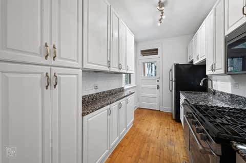 Tiny photo for 731 W Bittersweet Place #2S, Chicago, IL 60613 (MLS # 12738591)