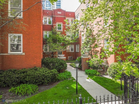 Photo of 731 W Bittersweet Place #2S, Chicago, IL 60613 (MLS # 12738591)