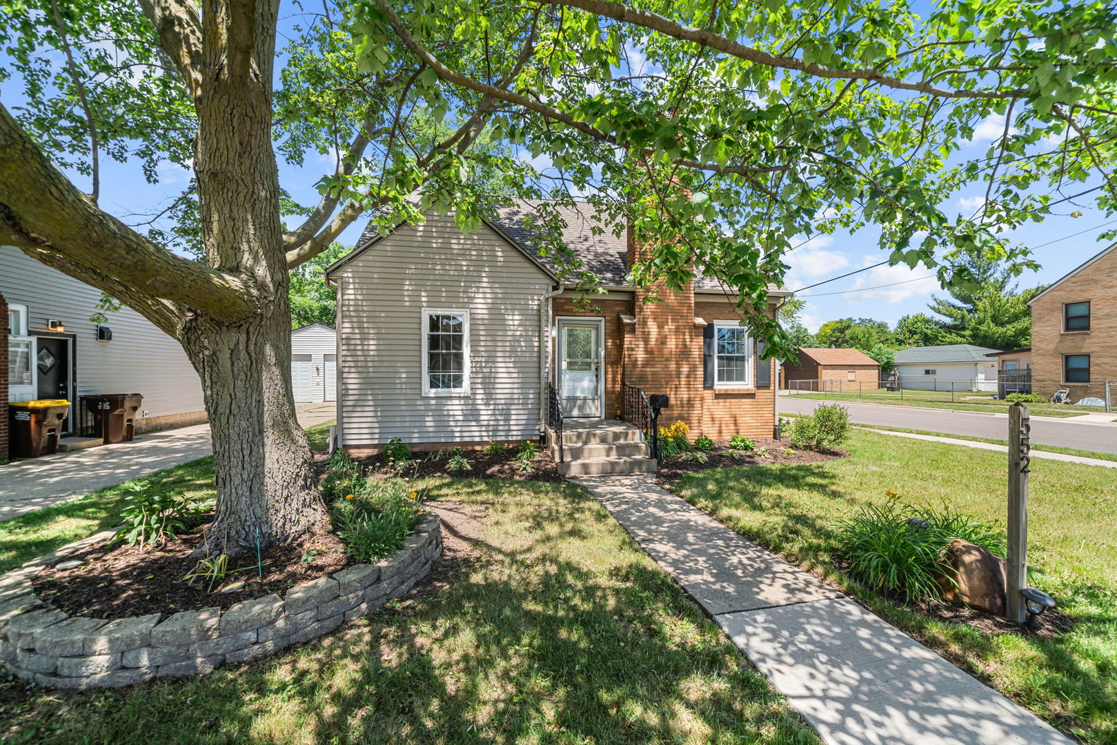 552 River Lane