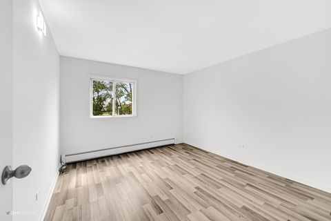 Tiny photo for 113 ELK Trail #313, Carol Stream, IL 60188 (MLS # 12488310)