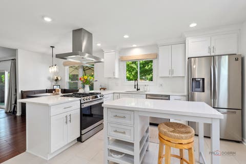 Tiny photo for 4126 N Yale Avenue, Arlington Heights, IL 60004 (MLS # 12697850)